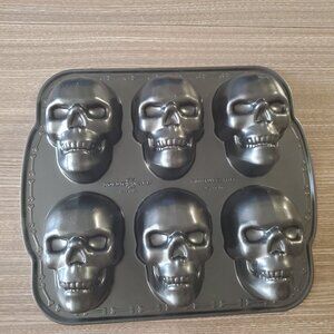 Nordic Ware Bronze 6 Mini Skull Cakelet Pan Halloween Baking Mold